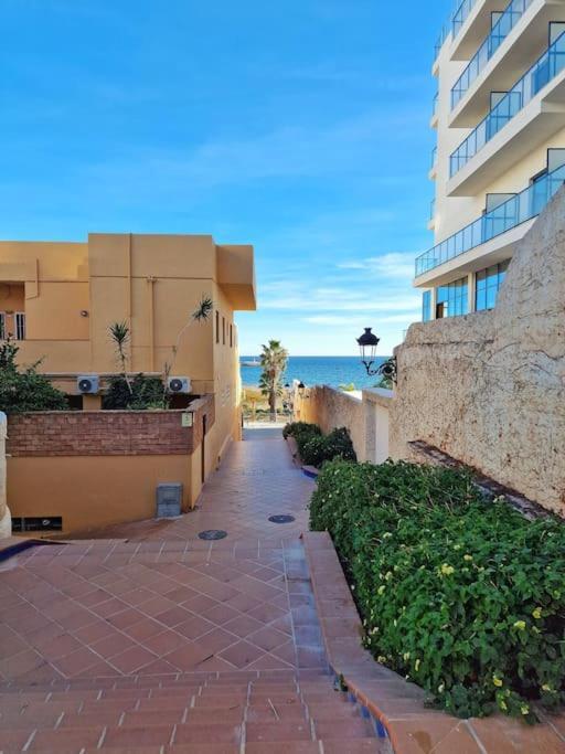 Encantador Duplex Para 6 A 1 Minuto De La Playa Benalmadena Exterior photo